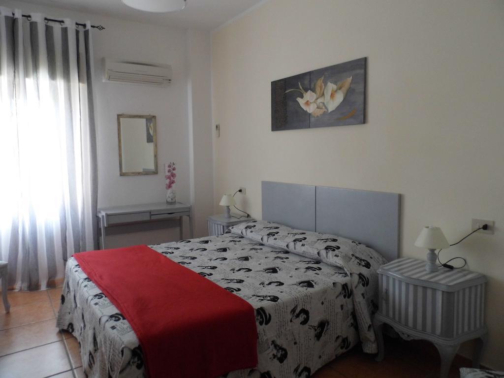 סטינטינו Lina Hotel חדר תמונה